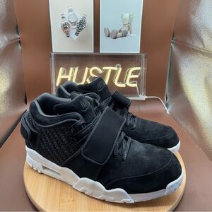 Nike Air Trainer Cruz (2016) Black Suede/White men’s Sz 12